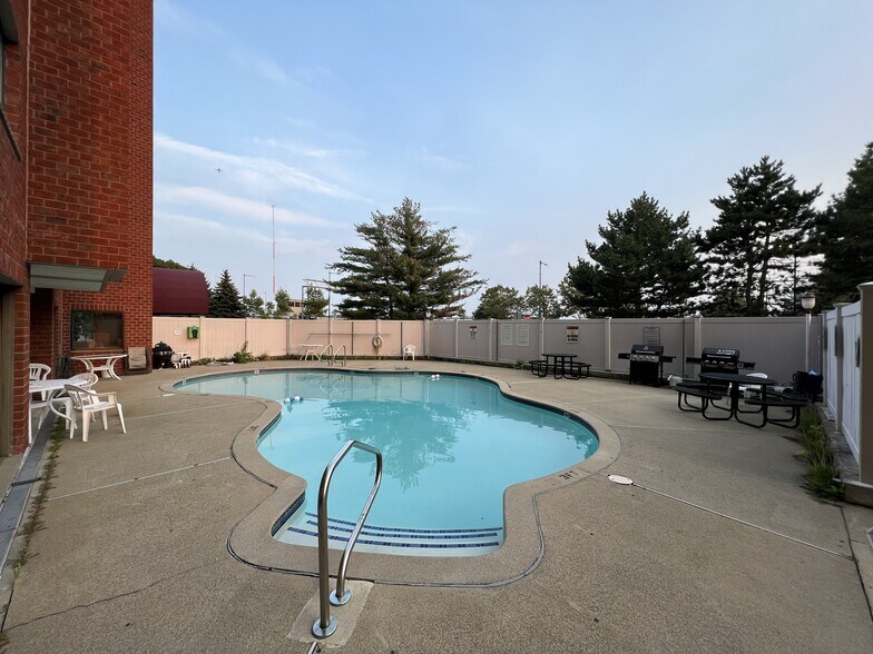 Building Photo - 30 Revere Beach Pky