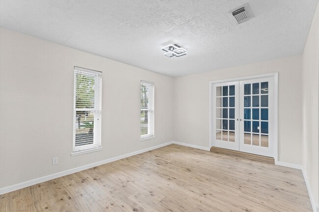 Building Photo - 27241 Wells Ln