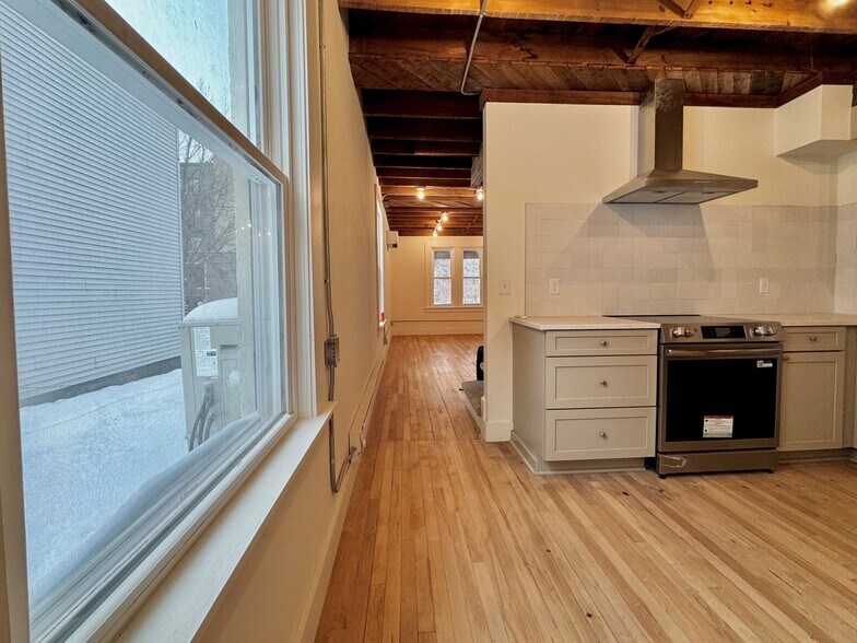 Building Photo - 1546 Selby Ave