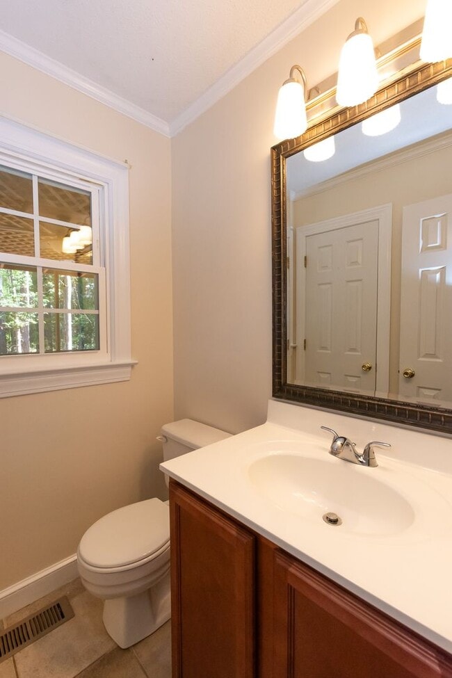 Building Photo - $300 off the first month's rent on a 12 mo...