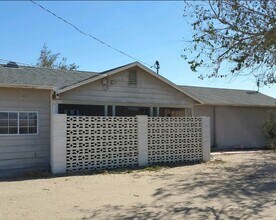 Building Photo - 3 bedroom  2 bath house