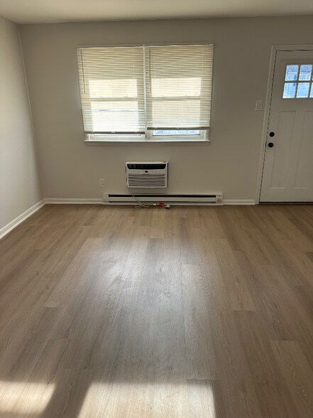 Building Photo - 301 Columbia Ave