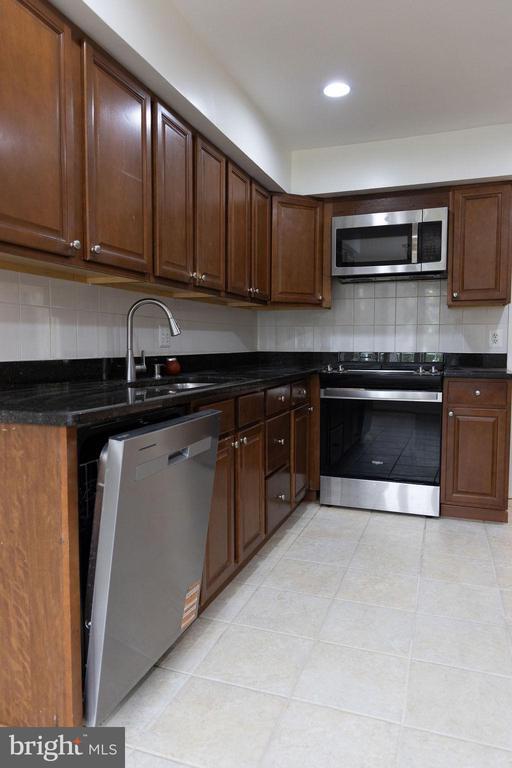 Building Photo - 1212 Forestwood Dr