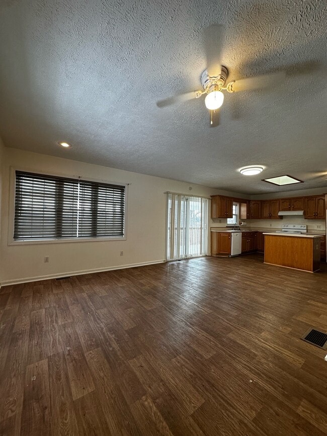 Building Photo - 223 Vinegar Hill Rd