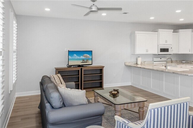 Building Photo - 905 Wayne St