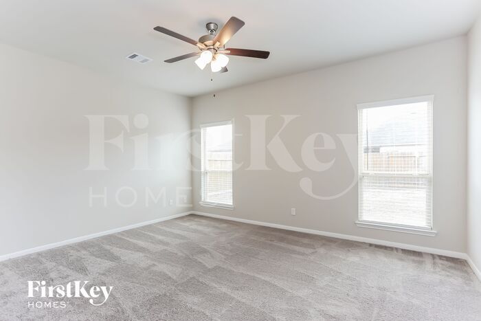 Building Photo - 7215 Victorville Dr