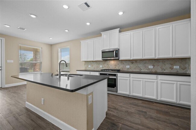Building Photo - 14014 Phelps Dr
