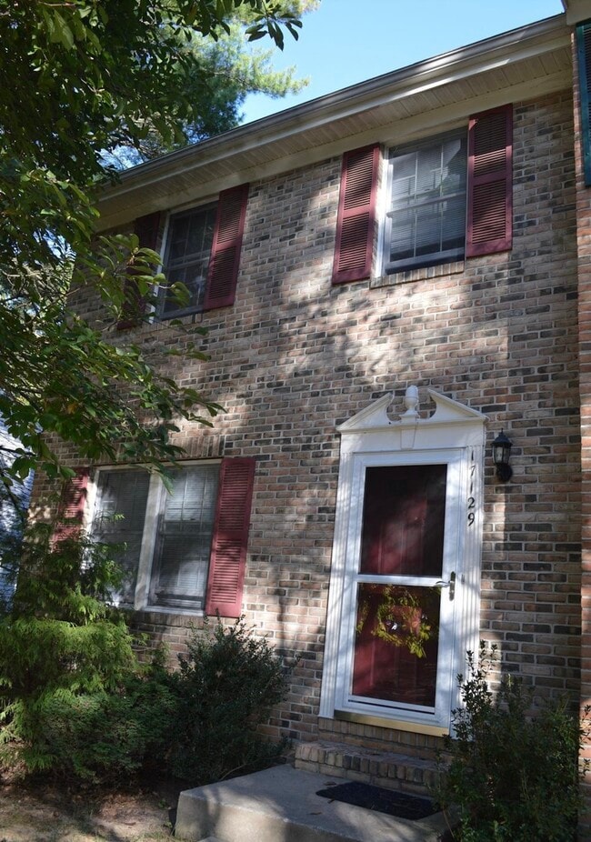 Primary Photo - 17129 Briardale Rd