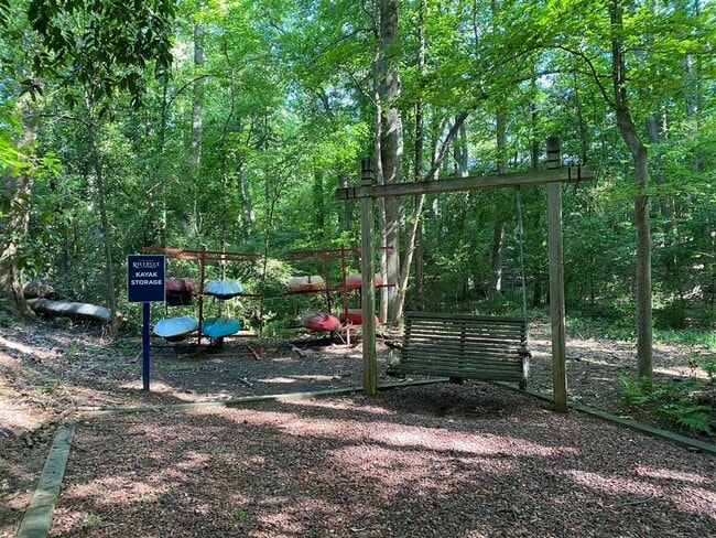 Building Photo - Vinings RiverVue