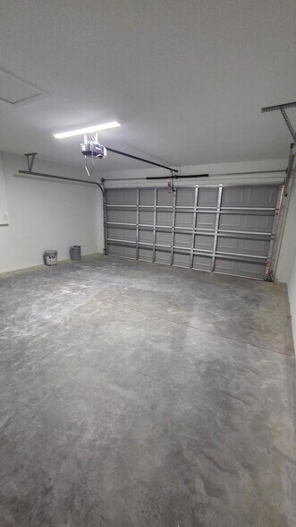 Building Photo - 14843 SW 21st Pl