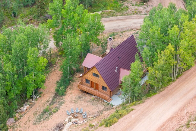 Building Photo - 656 Aspen Dr