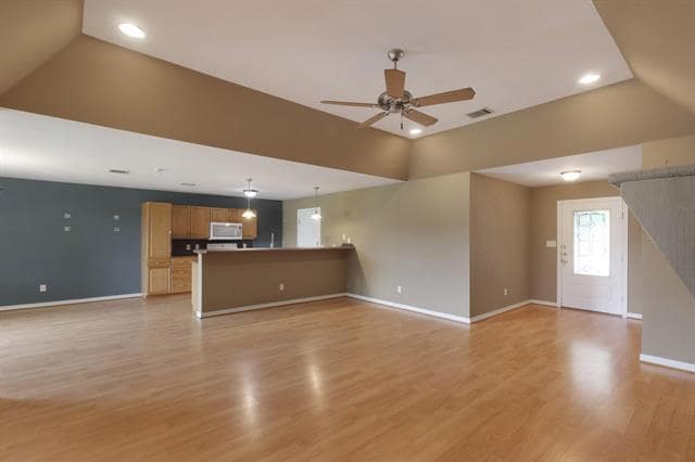 Building Photo - 1822 Sharon Dr