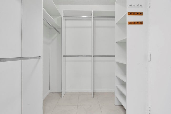 Building Photo - 5000 N Ocean Blvd