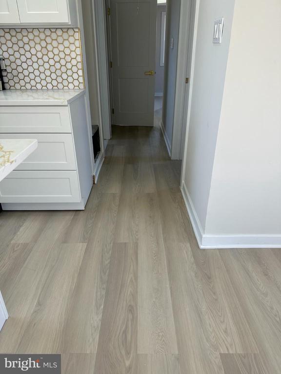 Building Photo - 7103 Loch Raven Rd