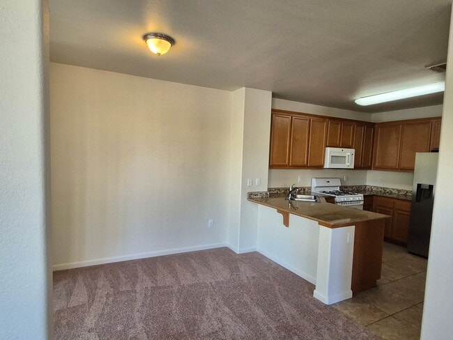 Building Photo - Adorable 3 bedroom 2.5 bath Home