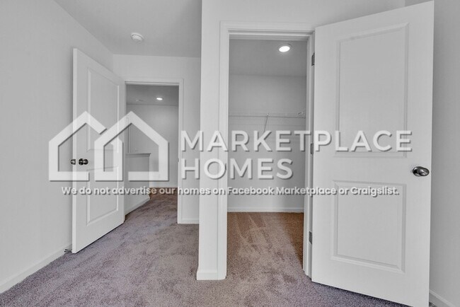 Building Photo - 327 Orchid Ln