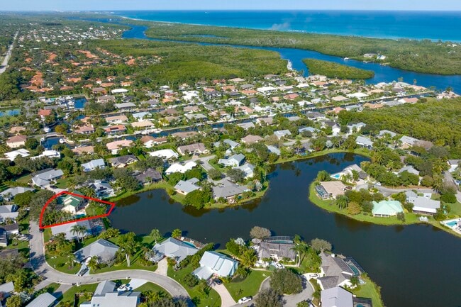 Building Photo - 10381 SE Jupiter Narrows Dr