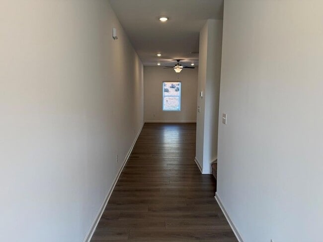 Building Photo - 214 Kinship Dr