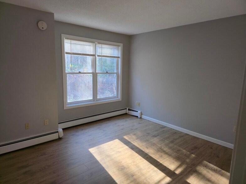 Bedroom 1 - 10 Merrill Pl