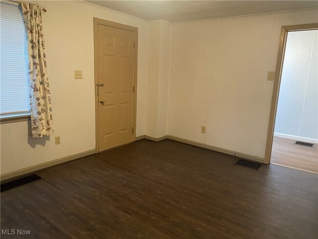 Building Photo - 103 Wallace St