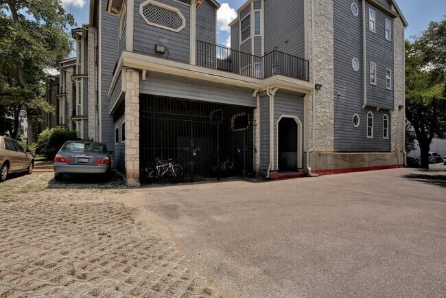 Building Photo - 3111 Tom Green St