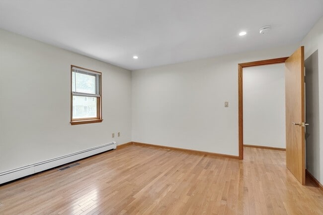 Building Photo - 115 Rowe St
