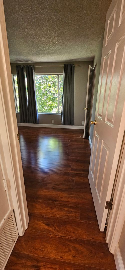 Building Photo - 2010 18th St