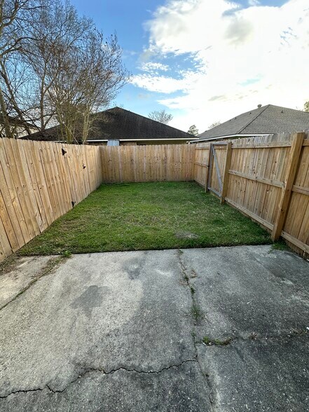 Building Photo - 540 S Flannery Rd