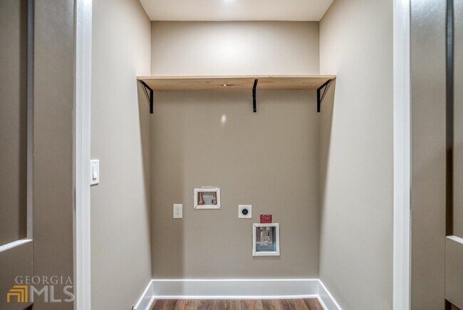 Building Photo - 224 Alcovy St