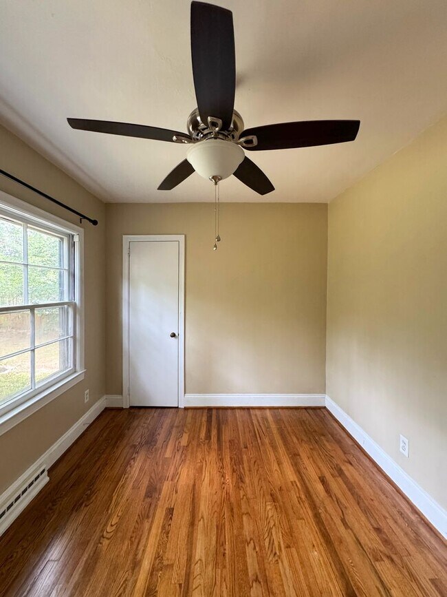 Building Photo - Charming 3 Bed 2 Bath Fayetteville Home