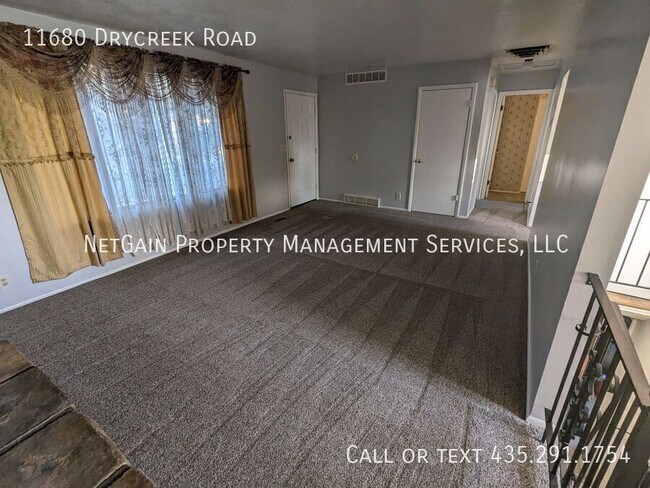 Building Photo - 11680 E Dry Creek Rd