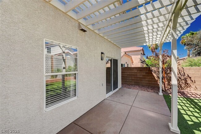 Building Photo - 11092 Verismo St