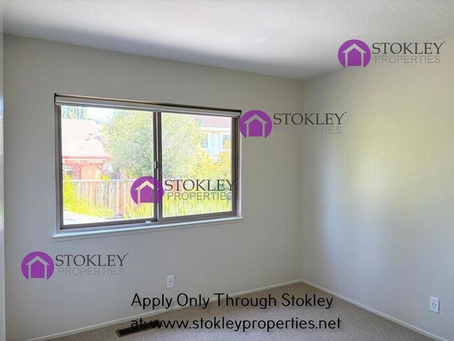 Building Photo - 622 Sutton Ct