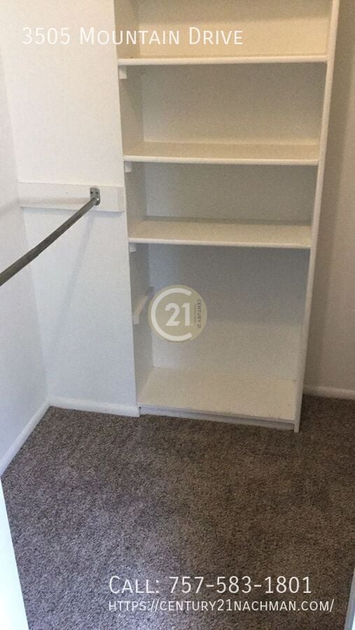 Building Photo - 3505 Mountain Dr