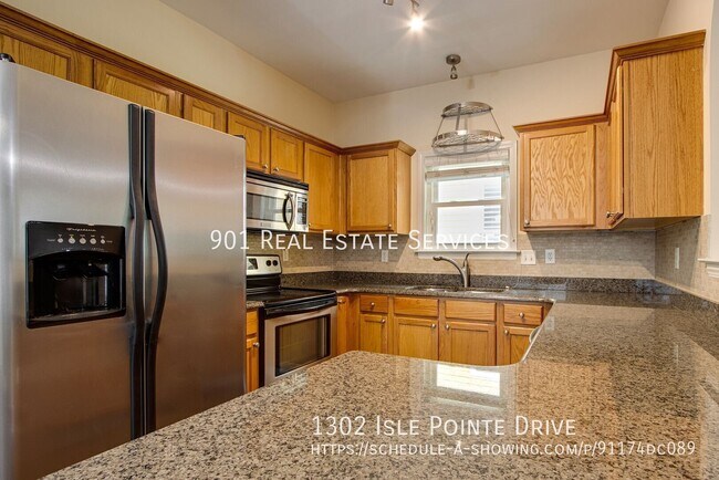 Building Photo - 1302 Isle Pointe Dr