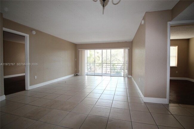 Building Photo - 4235 N University Dr