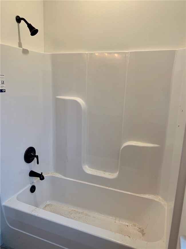 Building Photo - 1100 Tracey Ln