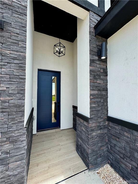 Building Photo - 32 Durango Dr