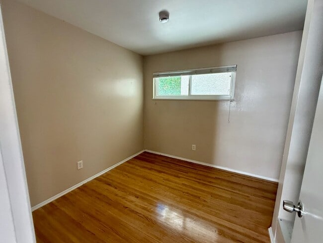 Building Photo - 4 Bed 2 Bath Home with Large Yard in Pacif...