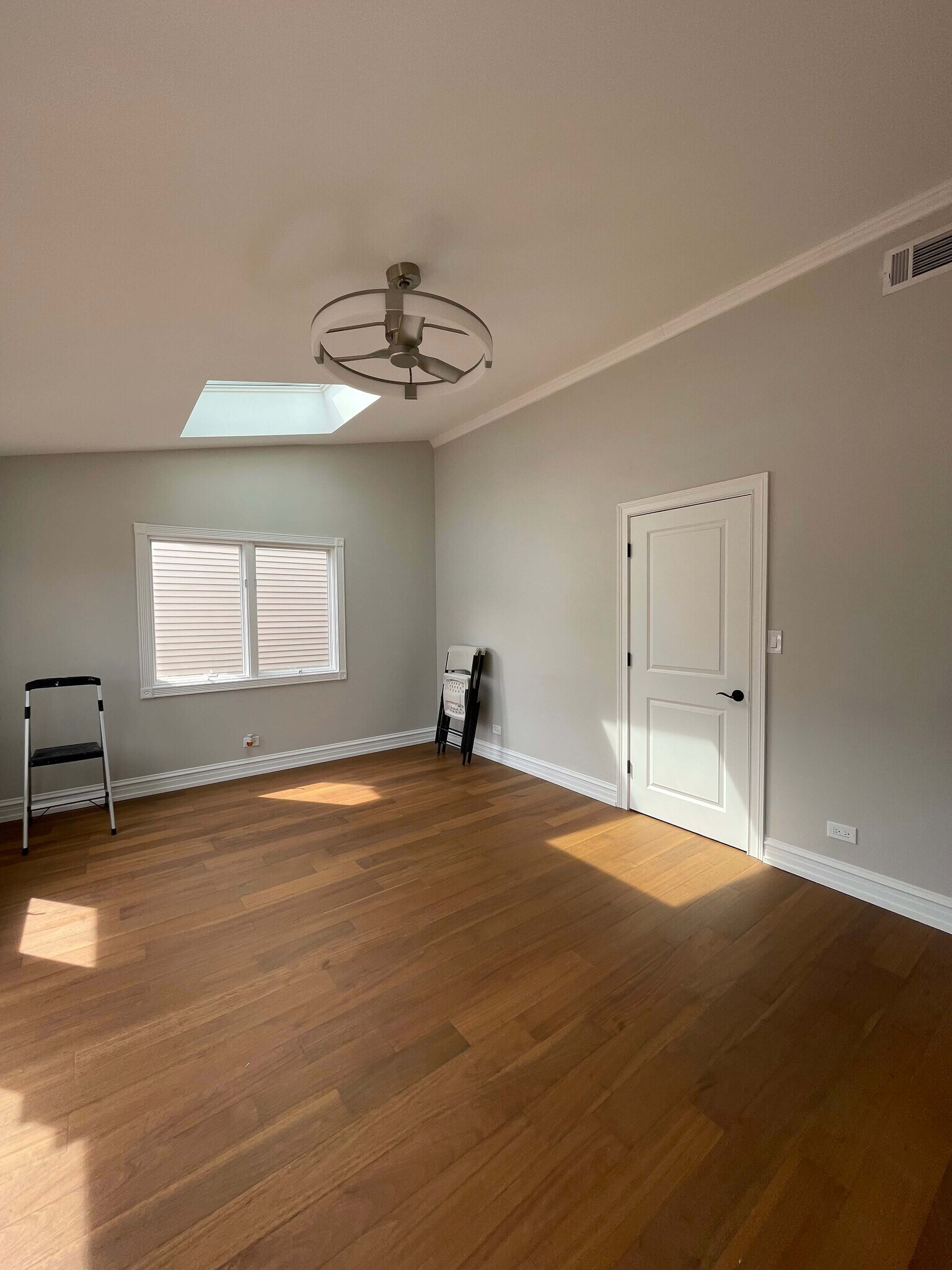 Building Photo - 3223 N Richmond St