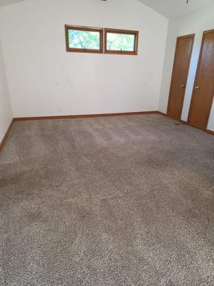 Building Photo - "Spacious 3-Bedroom Gem with 2300 Sq Ft in...