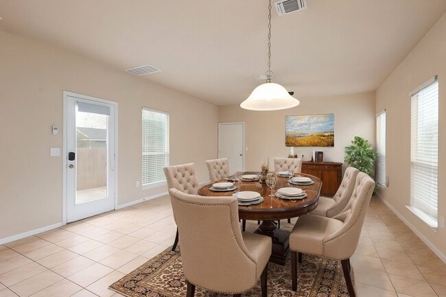 Building Photo - 2018 Langdale Ln