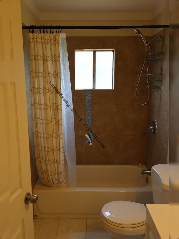 Building Photo - 1220 Browning Dr