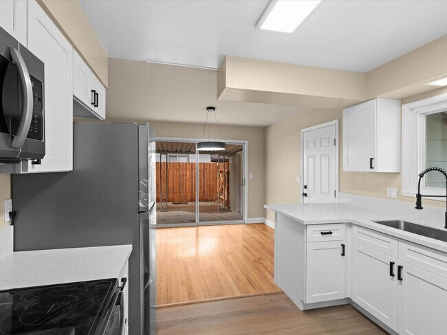 Building Photo - 2495 Holman Way