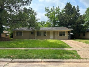 Building Photo - Updated 3 Bedroom home in Central Park
