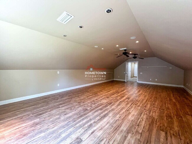 Building Photo - 337 Oak Ave
