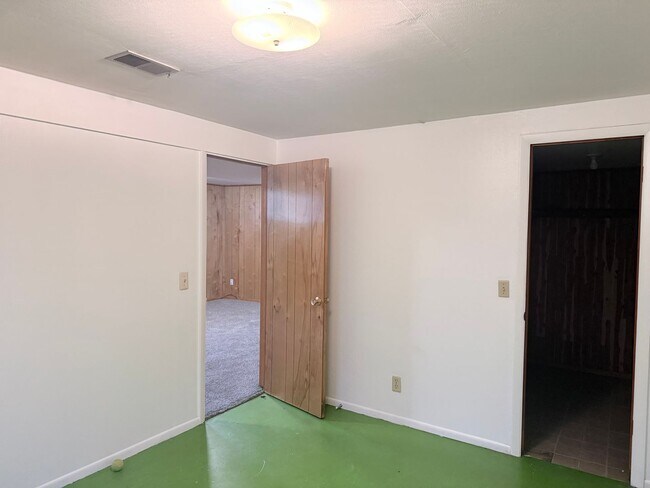 Building Photo - 1419 Prado Dr