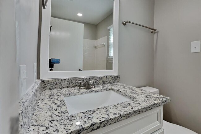 Building Photo - 2638 Brookdale Dr
