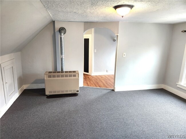 Building Photo - 427 Broad St