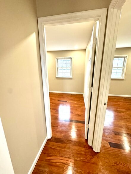 Building Photo - 540 Valleywood Rd